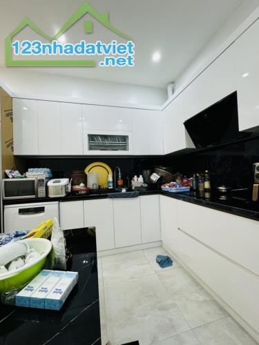 NHÀ ĐẸP SÁT PHỐ TẠ QUANG BỬU, HAI BÀ TRƯNG, 2 MẶT NGÕ TRƯỚC SAU, DT 79M2 x 4T GIÁ 22,3 TỶ - 3