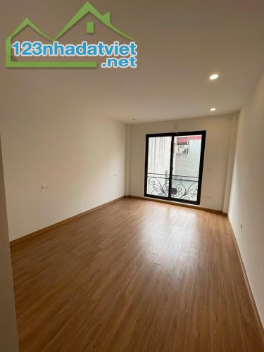 Bán Nhà Phố Tây Sơn 39,25m2 6 Tầng Ô Tô Qua Nhà Giá Chỉ Nhỉnh 7 Tỷ - 1
