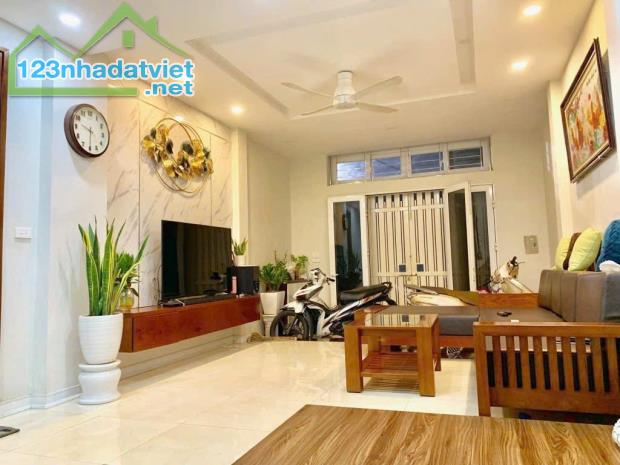 Bán nhà đẹp Đình Thôn 60m x 4T, cách 3 nhà ra phố, xây 2023, ngõ rộng.