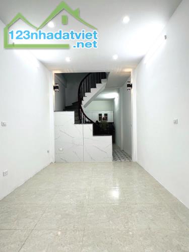 🏡 NHÀ đẹp lô góc, gần trường  học chu văn an, Bằng liệt, Hoàng mai - 38m2 - Giá 5.2 t ỷ