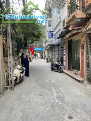 BÁN NHÀ CẦU GIẤY ĐƯỜNG TRẦN CUNG NGÕ 82, DT 50M * 3 TẦNG * GIÁ 10,8 TỶ