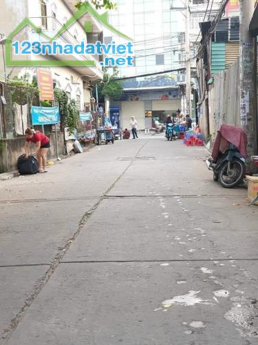 Gấp Bán CHDV Lê Văn Quới 132m2 hẻm 5m 4 Tầng 23 phòng doanh thu 70tr tháng Nhỉnh 11 tỷ