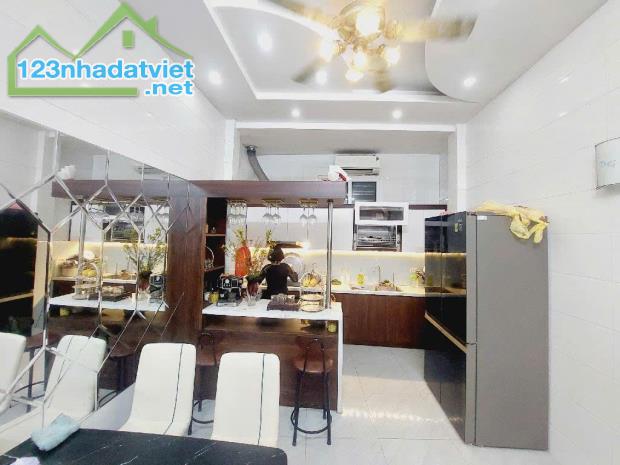 Nhà đẹp siêu hiếm tại phố Nguyễn Ngọc Vũ, q. Thanh Xuân diện tích 45m2 chỉ 9 tỷ - 1