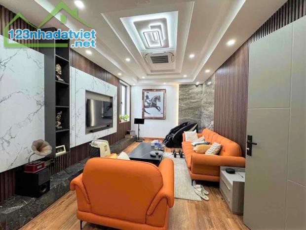 LỰA CHỌN TỐT NHẤT Ở NGAY biệt thự 3 tầng NGUYỄN ĐÌNH HOÀN gần SÔNG - 2