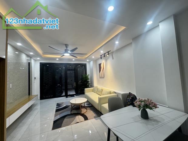 Cực Hiếm! Nhà Mới Long Biên – Gần Bệnh Viện Tâm Anh, Trường QT – 10.2 Tỷ Có Thương Lượng!