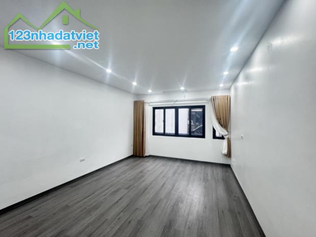 Cực Hiếm! Nhà Mới Long Biên – Gần Bệnh Viện Tâm Anh, Trường QT – 10.2 Tỷ Có Thương Lượng! - 1