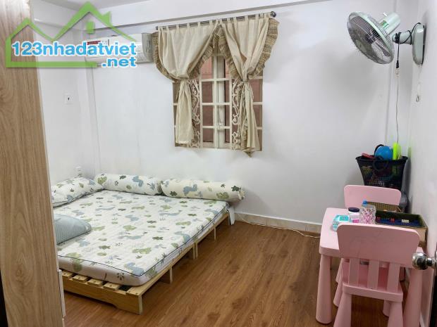 3010 – Bán nhà đường 3/2 Ph.12, DT 50m2 3 tầng BTCT, sổ riêng A4, NHỈNH 8.3 tỷ TL - 4
