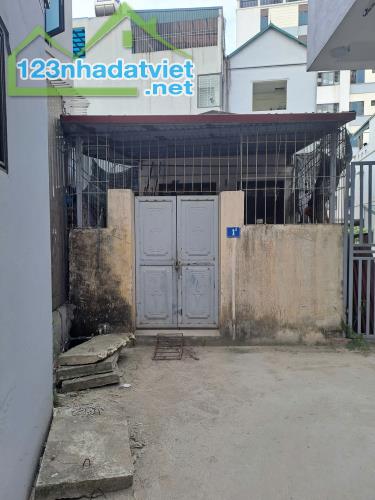 Bá,n Đất Tặng Nhà C4 Tại Vân Canh - Hoài Đức, 63m2 rộng sẵn nhà C4 có sân riêng 20m ra ôtô