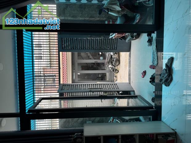 BÁN NHÀ 4 TẦNG QUỐC LỘ 13 PHƯỜNG HIỆP BÌNH PHƯỚC XE HƠI ĐỖ CỬA 60M2 NHỈNH 6 TỶ - NHÀ MỚI