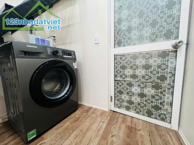 Nhà 2 tầng sạch đẹp mua bán vi bằng phố Đông Trà - 3