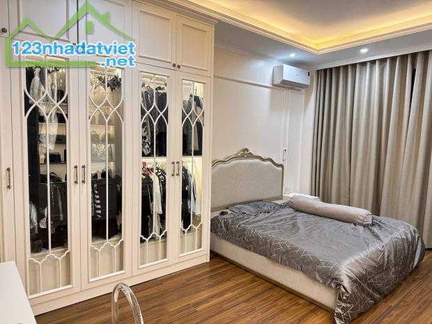 Bán nhanh nhà Ngọc Thụy, Long Biên 50m2, 5 tầng, 3.9m mặt tiền, VF3 đỗ cửa chỉ hơn 8 tỷ - 1