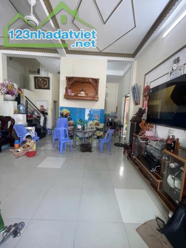 Nhà hẻm An Dương Vương gần giao lộ Võ Văn Kiệt và An Dương Vương. Bề ngang 8m, giá 7,23 tỷ - 4