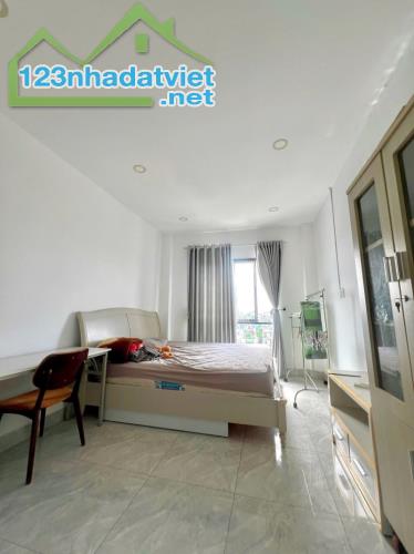 Bán căn hộ dịch vụ Bình Tân, Tỉnh lộ 10, hẻm xe tải, 193m2, 6 lầu, chỉ 29.x tỷ - 1