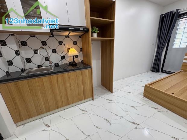 Bán nhà Pháo Đài Láng, Đống Đa 80m2, giá: 25.3 tỷ, mt: 6m, 7 tầng thang máy.