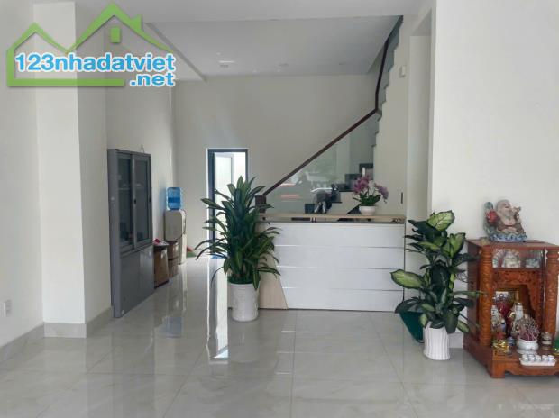 CẦN BÁN NHÀ CHÍNH CHỦ- NGAY NGÃ TƯ HÒA LÂN-THUẬN GIAO-GIẤY TỜ ĐẦY ĐỦ. - 3