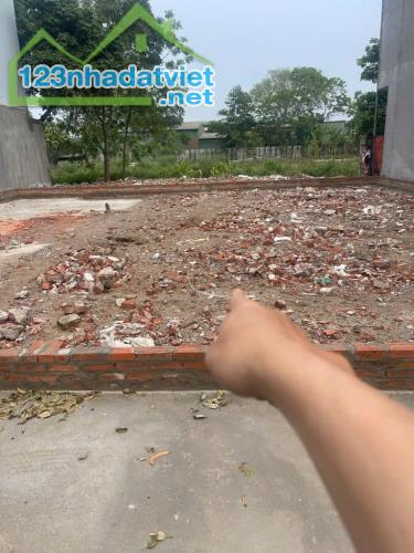 Bán đất Mai Dịch,Cầu Giấy,Ô tô,3 mặt thoáng,110m,MT10m,giá 19,5 tỷ(177tr/m),LH 0966866250