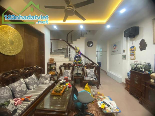 Nhà Dân Xây, Mặt Phố Quyết Thắng Ô Tô Tránh Kinh Doanh, 105M2 3 Tầng Giá Chỉ 15 Tỷ
