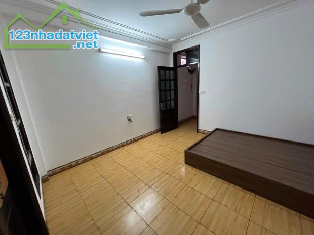 BÁN NHÀ NGÕ 62 NGUYỄN CHÍ THANH, ĐỐNG ĐA, DÒNG TIỀN 30TR/TH 51m2 5T MT 4M 15 tỷ.