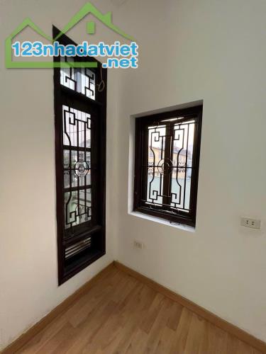 BÁN NHÀ NGÕ 62 NGUYỄN CHÍ THANH, ĐỐNG ĐA, DÒNG TIỀN 30TR/TH 51m2 5T MT 4M 15 tỷ. - 1