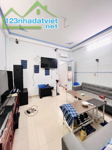 Cần bán gấp nhà hẻm xe tải sát mặt tiền,đẹp,90m, sầm uất, 4 tầng Bình Long chỉ 7.x tỷ - 1
