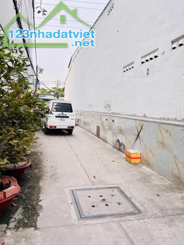 Cần bán gấp nhà hẻm xe tải sát mặt tiền,đẹp,90m, sầm uất, 4 tầng Bình Long chỉ 7.x tỷ