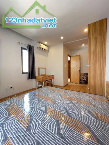 Nhà Phạm Ngũ Lão, P.3, GV. DT: 4m x 15m trệt 2 lầu nhà mới, giá 5,890ty TL - 5