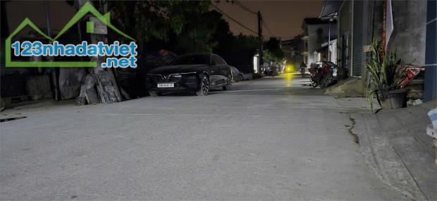 HOT HOT BÁN ĐẤT TẶNG NHÀ- CHÍNH CHỦ CẦN BÁN 2 LÔ ĐẤT VỊ TRÍ ĐẸP- GIÁ TỐT TẠI huyện Quốc