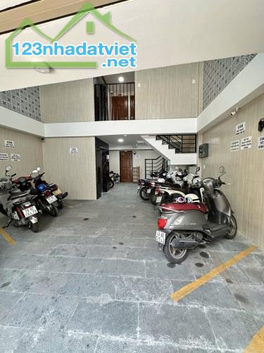 CHDV 5 TẦNG THANG MÁY - BÙI ĐÌNH TUÝ - 12 PHÒNG KHÉP KÍN CAO CẤP - 70TR/THÁNG - 16.3 TỶ. - 2