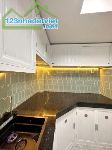 Nhà mới Trệt, 3 lầu + MCT Trần Hưng Đạo P2Q5. Giá 5,98 tỷ TL - 2