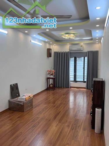 Bán nhà Lạc Long Quân- 35m x5T- mới xây- ở ngay- gần Hồ Tây- 7 tỷ hơn - 2