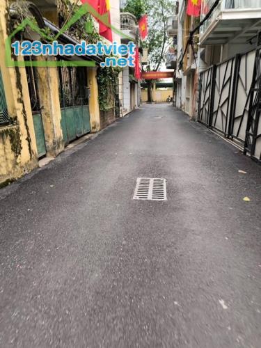 MẢNH ĐẤT, PHỐ PHÙNG CHÍ KIÊN, CẦU GIẤY-PHÂN LÔ-Ô TÔ:75M, MT 4,2, GIÁ 20,5 TỶ.