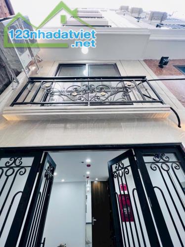 Nhà đẹp Phượng Đồng-Phụng Châu Ô tô cách 1 nhà, cách trường Đại Học SP TDTT 500m DT 32m*4T - 4
