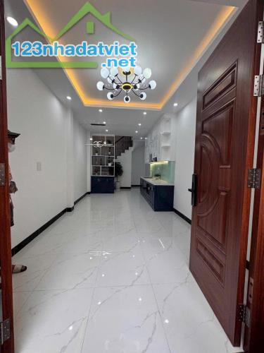 Nhà đẹp Phượng Đồng-Phụng Châu Ô tô cách 1 nhà, cách trường Đại Học SP TDTT 500m DT 32m*4T - 3