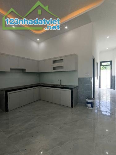 NHÀ XỊN GIÁ TỐT XÂY MỚI SỔ SẴN GẦN Đường Đồng Khởi CHỈ 700TR NHẬN NHÀ - 2
