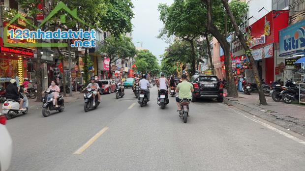 NHÀ MẶT PHỐ CỔ NGỌC LÂM 175M, 6T, MT7.5M, THANG MÁY, VỈA HÈ RỘNG, KD BẤT CHẤP, DÒNG TIỀN.