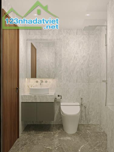 Bát Khối, Long Biên 51m2, 5 tầng, giá 8.25 tỷ thương lượng.