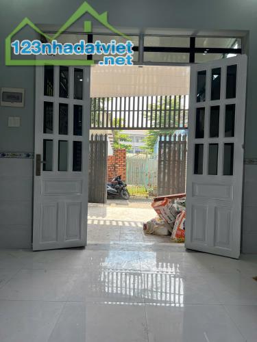 Bán nhà 1 Trệt 1 Lầu Biên Hòa,SHR đường xe hơi,gần cầu Mới Hóa An