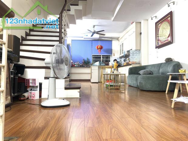 Bán nhà ngõ 144 Quan Nhân, ô tô tải tránh nhau trước nhà, kinh doanh view hồ, nhà dân xây - 2