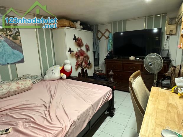 Bán nhà ngay trung tâm Hiệp Phú, gần ngã 4 Thủ Đức, đường xe tải 10m, dt 203m2 thổ cư - 5