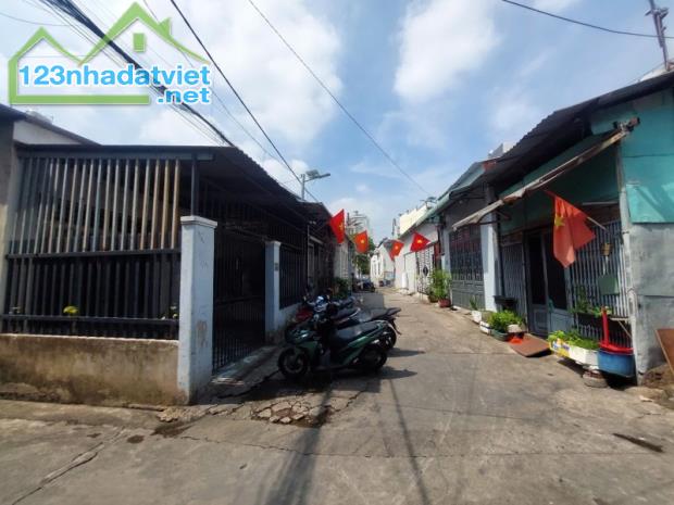 Bán nhà 100m2 LÔ GÓC 2 MẶT HẺM P.An Bình Dĩ An,giáp giới TP Thủ Đức - 3
