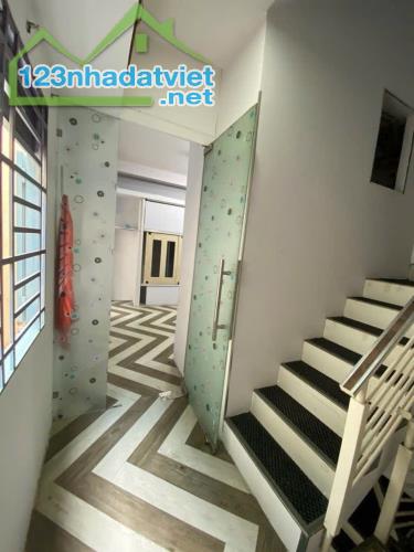 Chính  Chủ  Đi Định Cư  - DT (6,5M x 5M),5 Tầng Đúc Có  3PN,3WC  - Điện Biên Phủ - Q10 - 2
