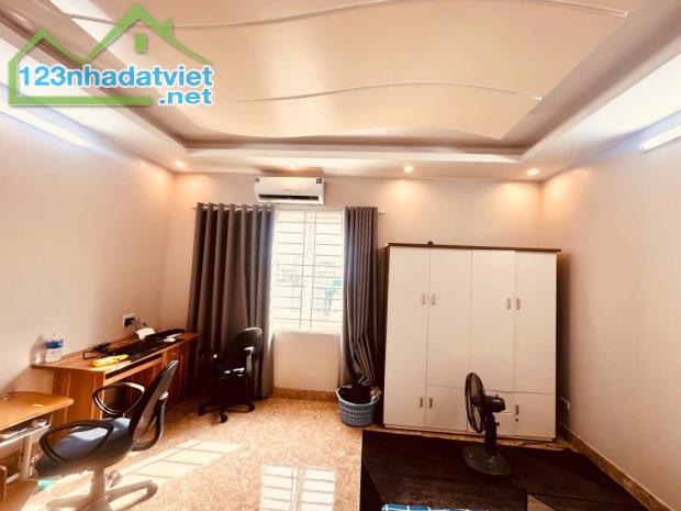 BÁN NHÀ GIA LÂM- Ô TÔ TRÁNH - KINH DOANH - VỈA HÈ - THANG MÁY- S= 60m2 -  GIÁ 18 tỷ - 4