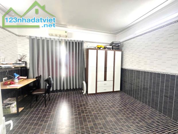 BÁN NHÀ GIA LÂM- Ô TÔ TRÁNH - KINH DOANH - VỈA HÈ - THANG MÁY- S= 60m2 -  GIÁ 18 tỷ - 5