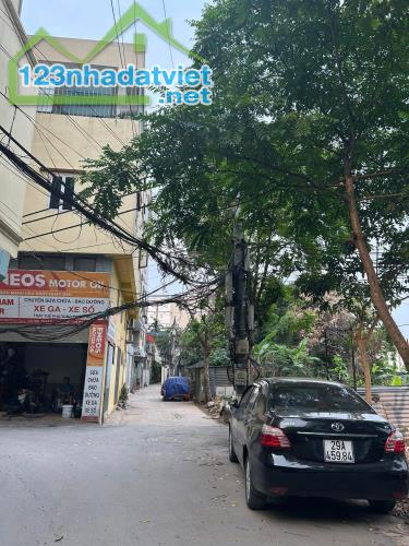 Siêu Phẩm Nhà Ngọc Hồi, Thanh Trì-34m2,2 thoáng-Ô tô tránh trước nhà-Chỉ 6.8 tỷ.