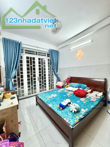 Bán nhà 3 tầng BTCT, 69m2, 5PN,3 bước ra MT Lê Văn Việt, Hiệp Phú, Q9 - 2