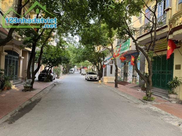 NHÀ PHÂN LÔ- Ô TÔ TRÁNH ĐỖ NGỦ T1, KINH DOANH ĐỈNH- ngay NGÃ 5 HÀ TRÌ 36m-9.x tỷ - 4