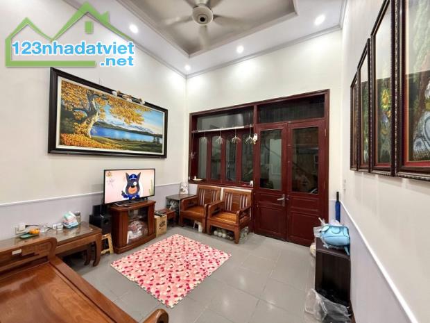 Bán nhà Kim Giang, Hoàng Mai. Gần KĐT Kim Văn Kim Lũ. 46m2 x 5 Tầng. GẦN Ô TÔ. 8 Tỷ 9