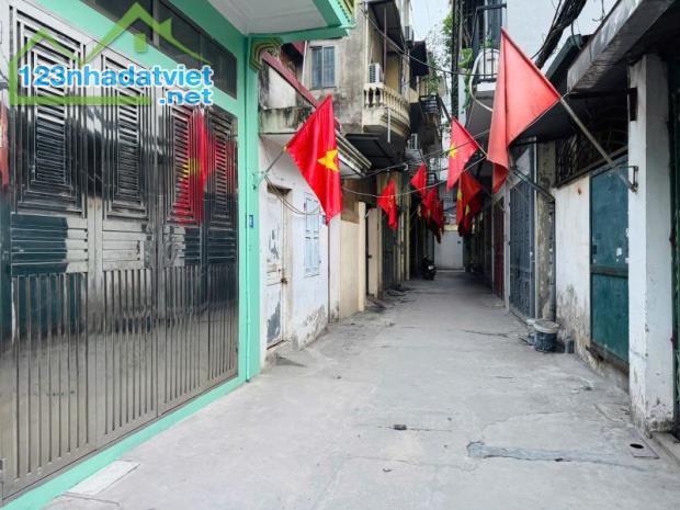 Bán nhà Kim Giang, Hoàng Mai. Gần KĐT Kim Văn Kim Lũ. 46m2 x 5 Tầng. GẦN Ô TÔ. 8 Tỷ 9 - 5