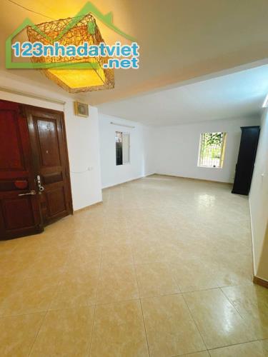 Bán căn hộ Nam Thành Công, tầng 3, 90m, cực thoáng, hiếm nhà bán.