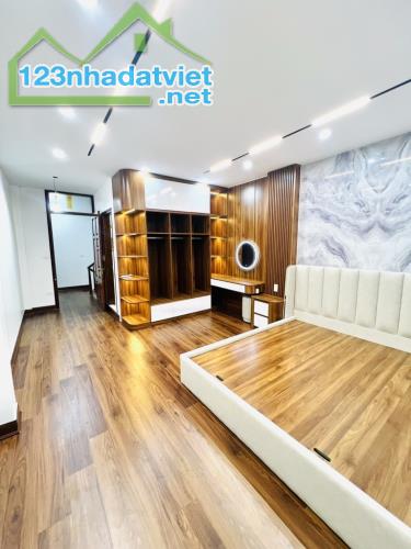 Bán nhà lô góc Ngọc Thụy Long Biên – 38m² – 3 tầng – Gần ô tô – Giá 6.3 tỷ - 2